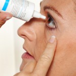 Konjunktivitis: Ihr Augen-Arzt verschreibt entsprechende Augentropfen