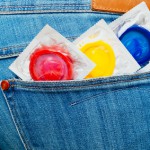 Der Frauenarzt empfiehlt, während der Behandlung Kondome zu benutzen