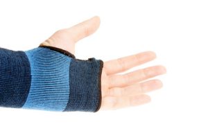 hogyan lehet kezelni az ujjak fájdalmait térdízületi injekciós kezelés